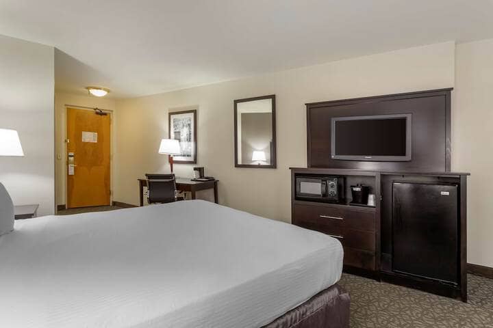 Room 8 of 30