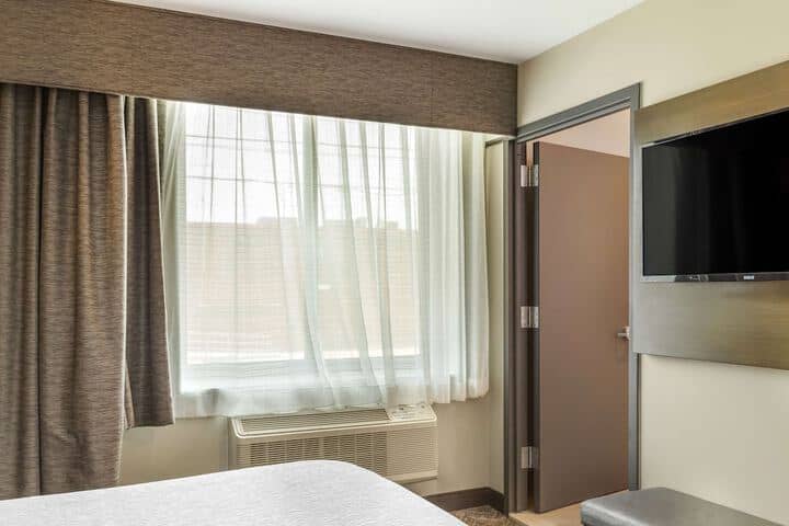 Room 14 of 36