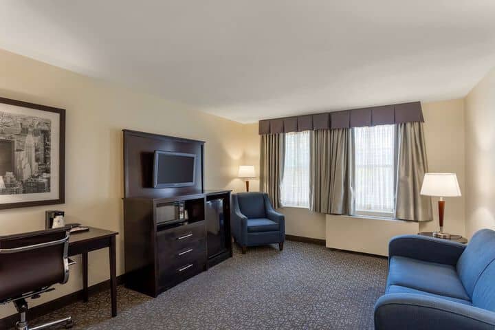 Room 14 of 30