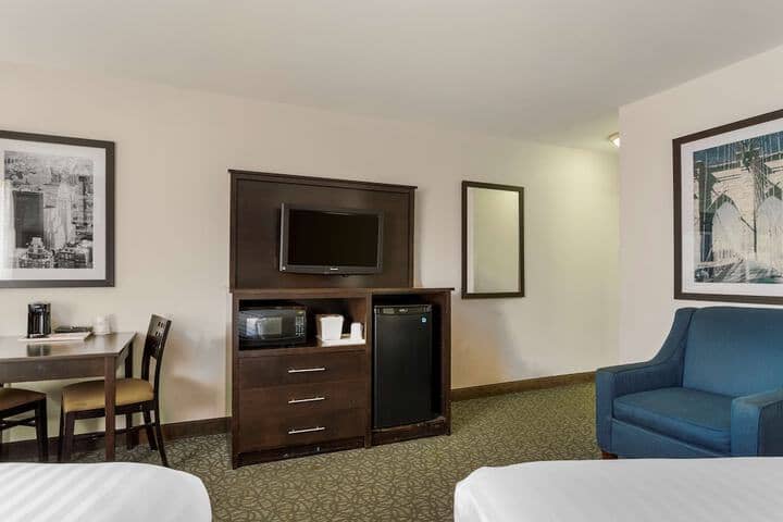 Room 6 of 30