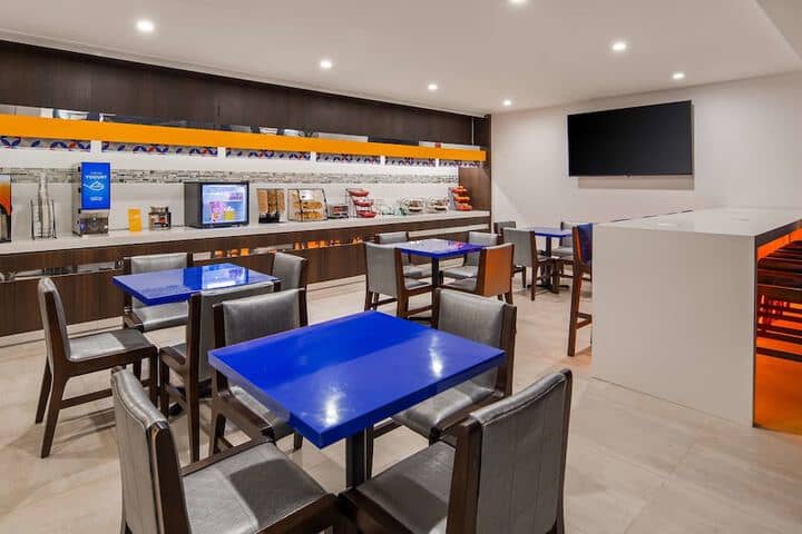 Breakfast area